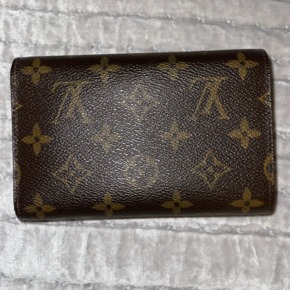 Preloved Louis Vuitton Alexandra trifold wallet brown color pristine condition - Picture 10 of 10